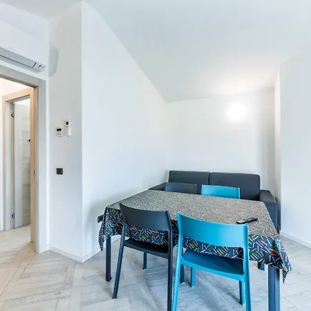 2 In Vg A 200m Dal Mare Apartment